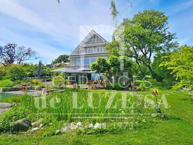 Exklusivität? Individuelle Charakter Villa mit Seesicht, Naturpool und wunderschönem Landschaftsgarten