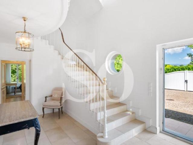 Exklusivität: Elegante schlüsselfertige Villa in Founex
