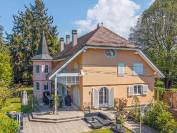 Einfamilienhaus 8.5 Zimmer