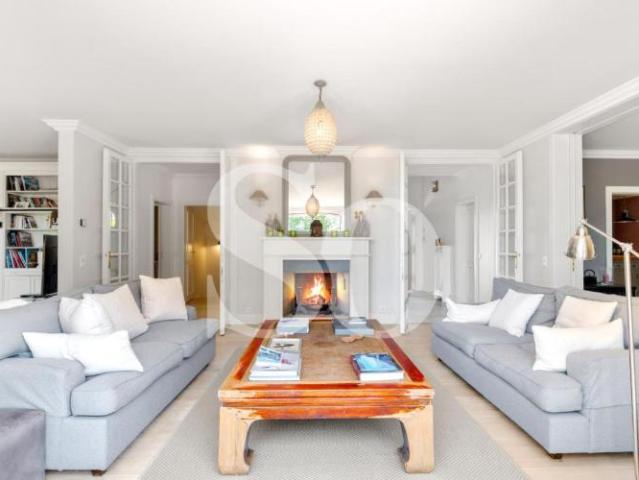 Einfamilienhaus 8.5 Zimmer