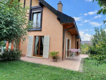 Einfamilienhaus 8.5 Zimmer