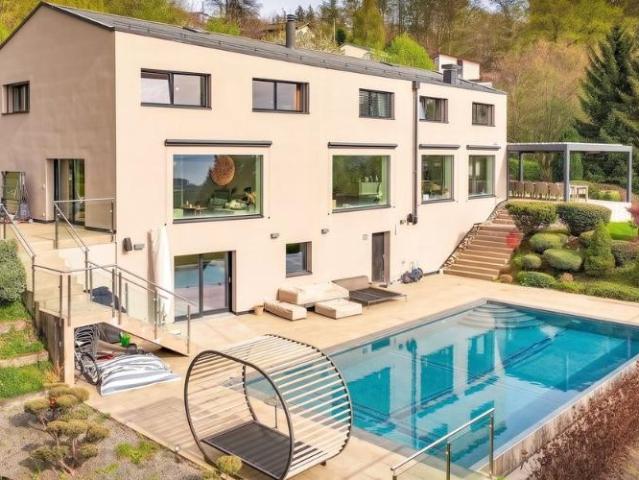 Einfamilienhaus 8.5 Zimmer