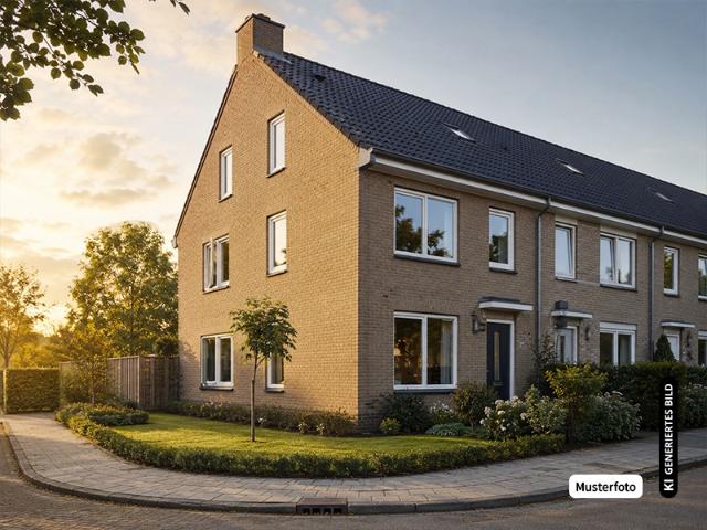 Einfamilienhaus mit 9 Zimmern Ihre Möglichkeit auf eine interessante Immobilie – provisionsfrei