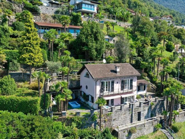 VERKAUFT ! Einfamilienhaus Casa delle tre Palme mit separatem Studio und Baureserve