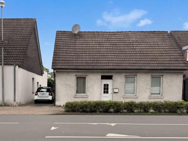 Einfamilienhaus am Grünen Weg in Greven. Sanieren oder neu bauen – Sie entscheiden!
