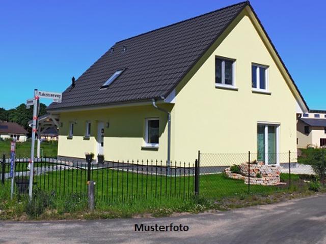 Einfamilienhaus, Anbau, Garage als neue Wohnadresse für Ihre Familie