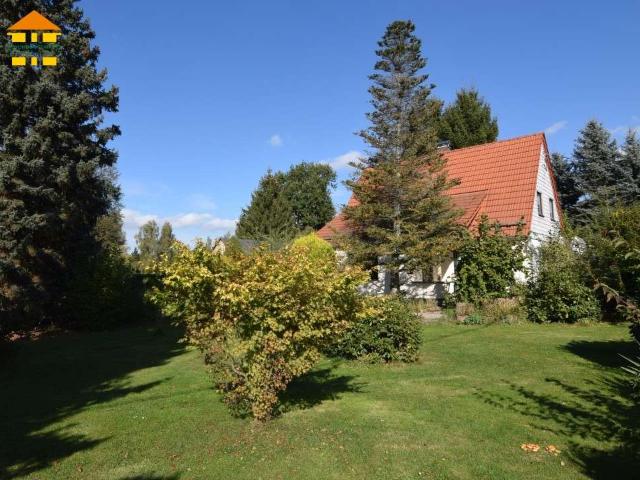 Einfamilienhaus auf außergewöhnlich schönem Grundstück in ruhiger Lage von Neukirchen/Erzgebirge