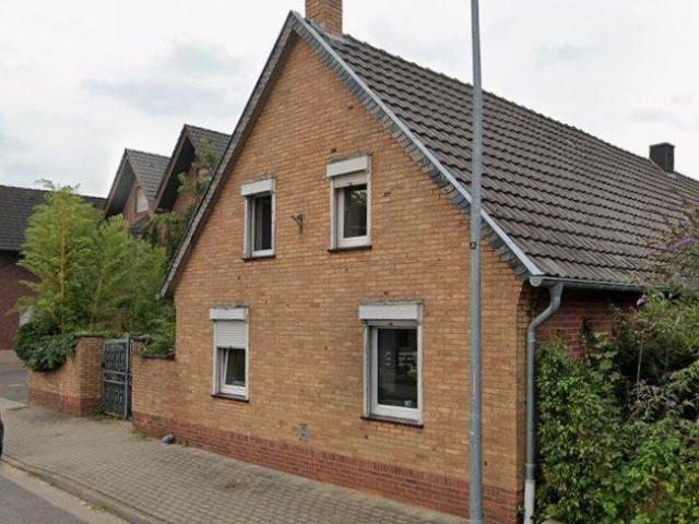 Einfamilienhaus auf großem Grundstück in Wassenberg Effeld
