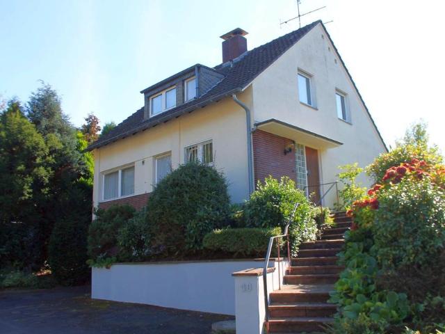 Einfamilienhaus auf großem Grundstück in Bestlage von Bensberg