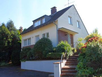 Einfamilienhaus auf großem Grundstück in Bestlage von Bensberg