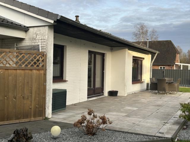Einfamilienhaus auf großem Grundstück in Oldersbek mit vielseitig nutzbarer Halle auf dem Grundstück