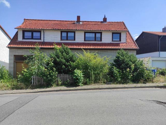 Einfamilienhaus auf grosszügigem Grundstück