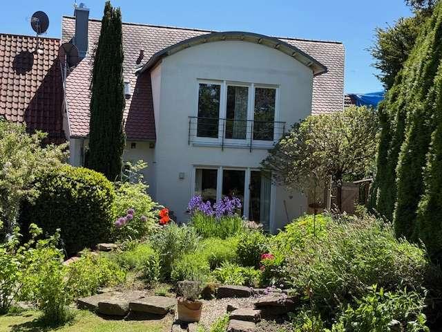 Einfamilienhaus auf schönem 764 m² Grundstück