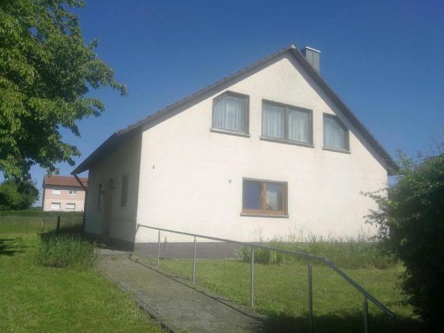 Einfamilienhaus auf schönem Grundstück