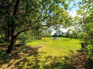 Einfamilienhaus auf teilbarem Grund 2.380 m²