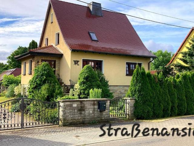 Einfamilienhaus auf 2.500 m² Traumgrundstück mit Nebengelass