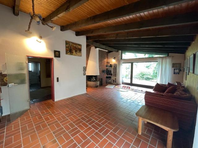 Einfamilienhaus, Bungalow, 1101qm Grundstück, 141qm Keller!