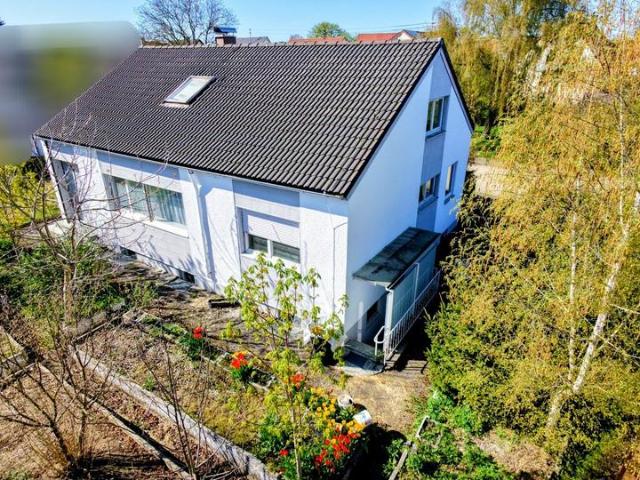 Einfamilienhaus, großes Grundstück in ruhiger Lage zu verkaufen
