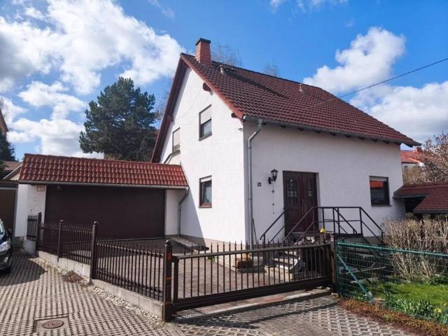 Einfamilienhaus + Doppelgarage Zeitz PV, Wärmepumpe, FBH, BJ98