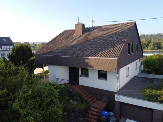 Einfamilienhaus direkt am Rhein