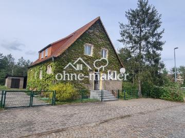 Einfamilienhaus / ehemaliges Praxisgebäude in ruhiger Lage