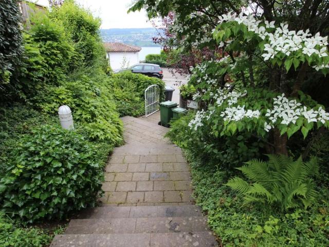 Einfamilienhaus | exklusiv mit Swimmingpool und Seesicht