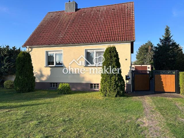 Einfamilienhaus freistehend auf großem Grundstück