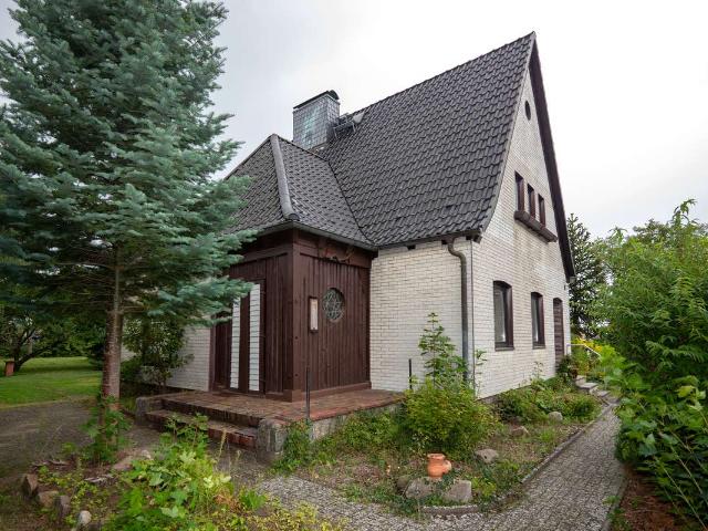 Einfamilienhaus freistehend mit 4 Zimmern, Garage und großzügigem Grundstück in Demmin