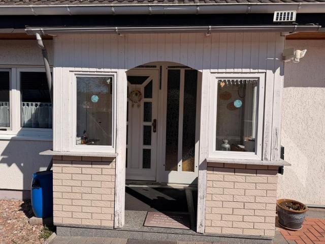 Einfamilienhaus Freistehend, Vollunterkellert, Solaranlage