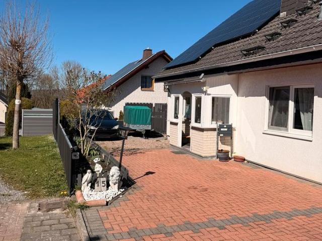 Einfamilienhaus Freistehend, vollunterkellert, Solaranlage