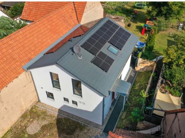 Einfamilienhaus KfW 40+ BJ 2021 Großes Grundstück und Garten