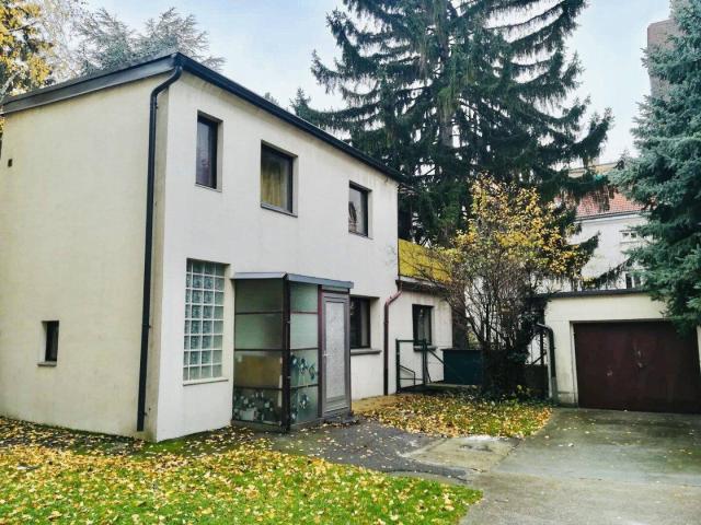 Hofhaus im Innenhof – sanierungsbedürftiges Haus in ruhiger Lage des 21. Bezirks