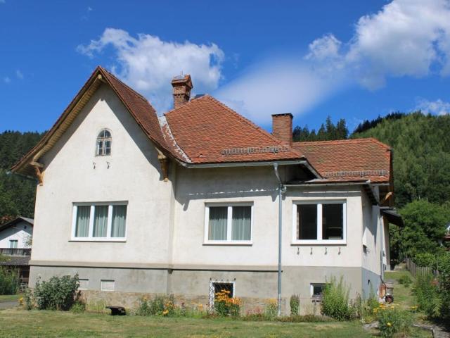 Einfamilienhaus in 8650 Kindberg mit Großem Garten, Garage & Viel Potenzial