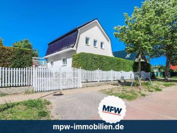Einfamilienhaus in begehrter Lage von Teltow: Garten, Wintergarten & umfangreichen Modernisierungen