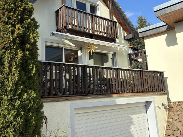 Einfamilienhaus in Dorfhain in traumhafter Lage mit Sonnenterrasse, Balkon, 4 Zimmern, 2 Bädern