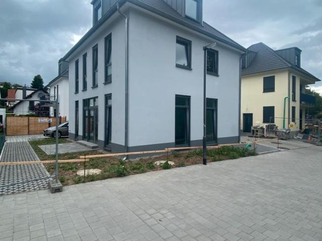 Einfamilienhaus in Frankfurt als Erstbezug und provisionsfrei