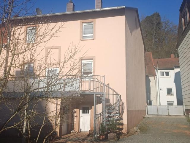 Einfamilienhaus in Kaiserslautern Erfenbach auf Eigentumsgrundstück, mit Anbau und Garten