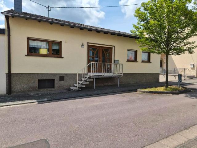 Einfamilienhaus in Heusweiler mit großem Grundstück