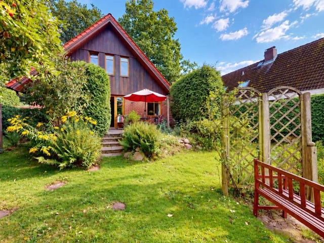 Einfamilienhaus in Lottbek Nachhaltig gedacht. Natürlich gebaut. Besonders gewohnt