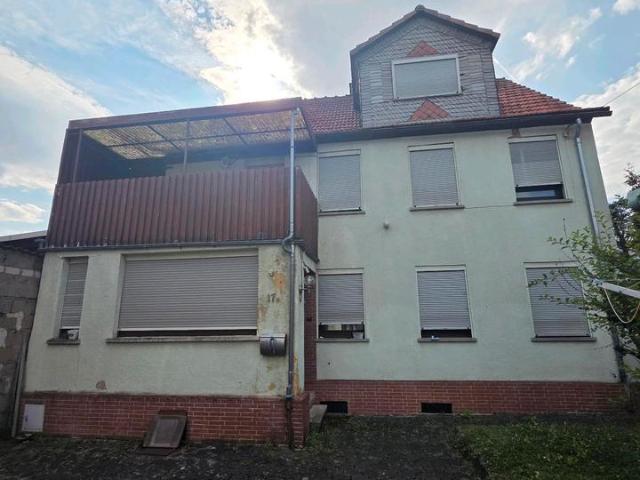 Einfamilienhaus in Solms mit großem Garten und viel Potenzial
