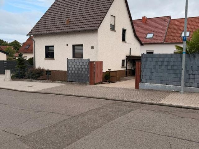 Einfamilienhaus in Stadtrandlage