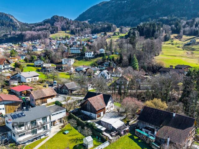 Einfamilienhaus in Ruhelage mit Potenzial: Sanierungsobjekt in Hohenems Reute