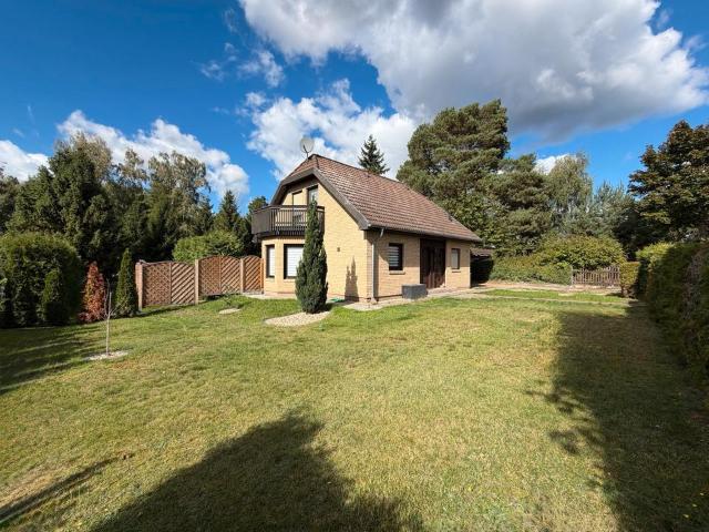 Einfamilienhaus in ruhiger Lage mit parkähnlichem Garten 5100qm