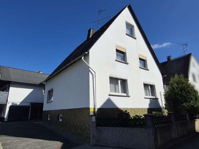 Einfamilienhaus in toller Lage mit schönem großen Gartenhaus