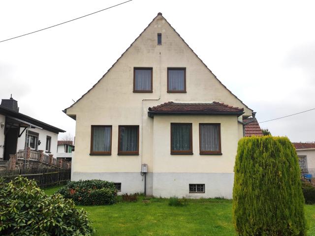 Einfamilienhaus in zentraler Ortslage auf großem Grundstück in Windischleuba zu verkaufen