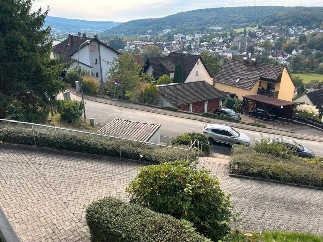 Einfamilienhaus inklusive eines freien Baugrundstückteils