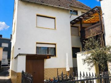 EINFAMILIENHAUS ODER DREI WOHNUNGEN