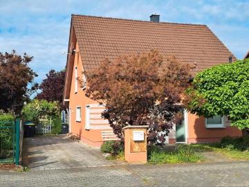 Einfamilienhaus Modernes Wohnglück für die ganze Familie