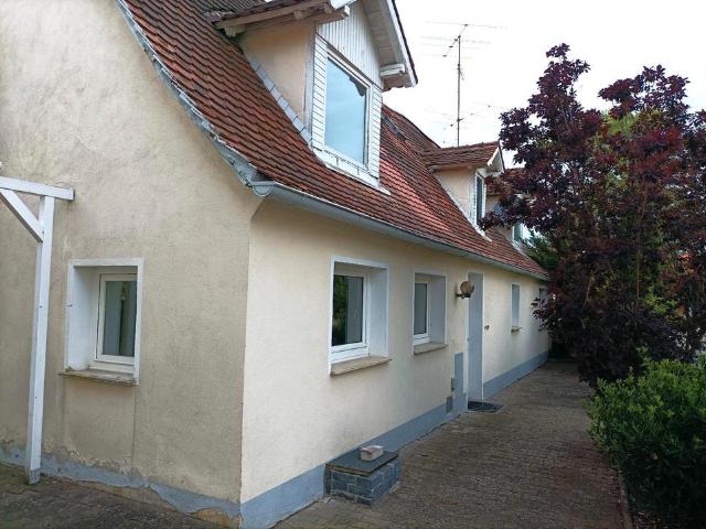 Einfamilienhaus mit Nebengebäude
