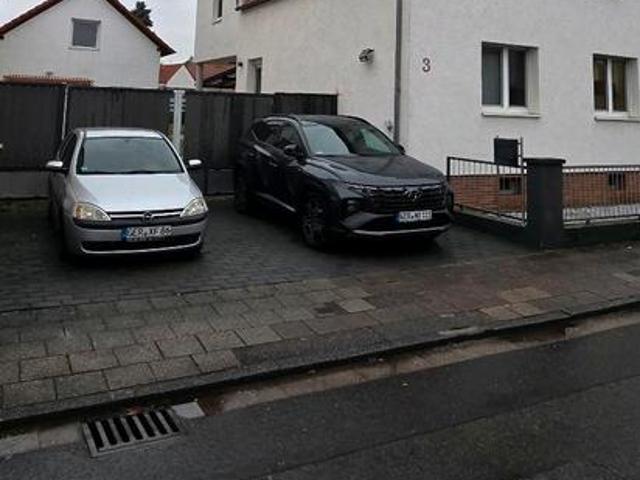 Einfamilienhaus mit Nebengebäude